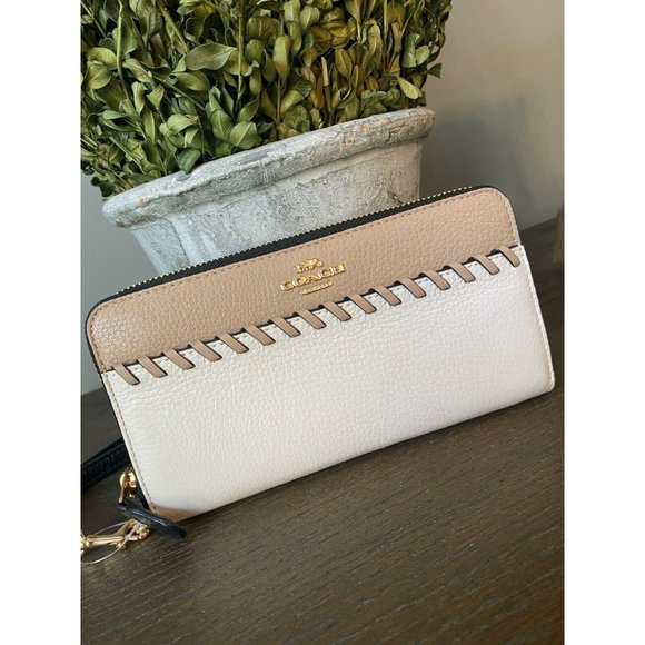 (Sold) COACH Accordion Whipstitch Leather Wallet - Picture 3 of 8